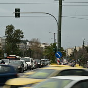 Κίνηση στους δρόμους: Στο «κόκκινο» ο Κηφισός - Πού σημειώνονται καθυστερήσεις