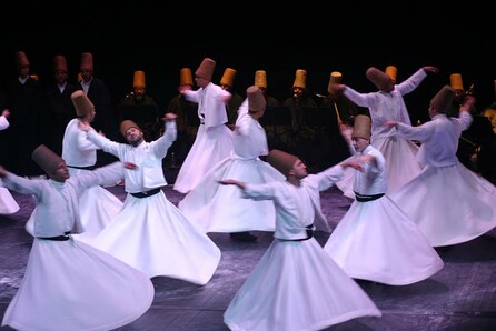 Η μουσική του sufi και οι περιστρεφόμενοι δερβίσηδες