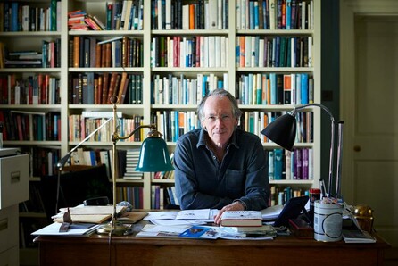 Ο βραβευμένος συγγραφέας Ίαν ΜακΓιούαν έρχεται στην Αθήνα