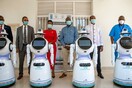 Ρουάντα: Πέντε υπερσύγχρονα ρομπότ στη μάχη κατά του κορωνοϊού