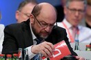 Ο Σουλτς στο κρίσιμο συνέδριο του SPD δεν έδωσε απαντήσεις αλλά αναφέρθηκε στον Τσίπρα