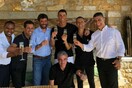 Ο Ρονάλντο γιορτάζει την κορυφαία μεταγραφή του με σαμπάνια στο Costa Navarino στη Μεσσηνία
