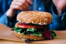 «Πόλεμος» στα vegan τρόφιμα - Η ΕΕ αποφάσισε πως δεν υπάρχει χορτοφαγικό μπέργκερ και ζητά απαγόρευση όρων