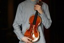 Ιταλία: Σε απόγνωση οι διάσημοι κατασκευαστές βιολιών - Πώς ο κορωνοϊός απειλεί τους συνεχιστές του Στραντιβάρι