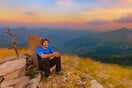 Κωνσταντίνος Βασιλακάκος: O 26χρονος φωτογράφος που αποφάσισε να ζήσει σε χωριό στα Άγραφα με 14 κατοίκους