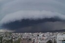 Shelf cloud: Τι είναι το εντυπωσιακό σύννεφο που κυριάρχησε σήμερα στον ουρανό της Αττικής