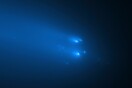 Ο κομήτης «Άτλας» διασπάται σε κομμάτια ενώ πλησιάζει τη Γη
