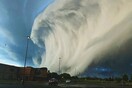 Σύννεφο Arcus: Μια μοναδική φωτογραφία του φαινομένου που «κόβει την ανάσα»