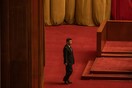 Με υποχωρήσεις και με συμφωνίες τακτικής, ο ηγέτης της Κίνας προσπαθεί να «μπλοκάρει» τον Μπάιντεν