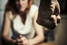 Ρωσία: Εγκρίθηκε το προσχέδιο της τροπολογίας που αποποινικοποιεί την ενδοοικογενειακή βία αν δεν προκαλεί σοβαρές σωματικές βλάβες