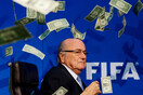 FIFA: Εξαετής αποκλεισμός toy Μπλάτερ για τα «έκτακτα» μπόνους εκατομμυρίων και 