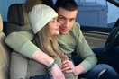 Ουκρανία: Ζευγάρι που είχε δεθεί με χειροπέδες χώρισε μετά από 123 μέρες - Έσπασαν τα δεσμά on camera [ΒΙΝΤΕΟ]