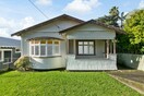 Εκτός ελέγχου οι τιμές ακινήτων στη Νέα Ζηλανδία - Σπίτι χωρίς τουαλέτα πουλήθηκε 2 εκατ. δολάρια 