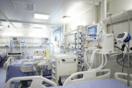 Λαζανάς: Αυξάνονται οι εισαγωγές ασθενών με κορωνοϊό στα νοσοκομεία - Από 30 έως 50 ετών με βαριά συμπτώματα