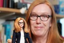 Μια Barbie αφιερωμένη στην Βρετανίδα που συνδημιούργησε το εμβόλιο της AstraZeneca