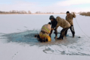Ζήτησε από τη γυναίκα του να τραβήξει σε βίντεο τη βουτιά του σε παγωμένο ποτάμι και πνίγηκε μπροστά της
