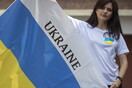 Η ουκρανική σημαία στην κορυφή του Έβερεστ: «Σταθείτε στο πλευρό της Ουκρανίας»