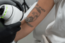 Στούντιο αφαιρεί δωρεάν τατουάζ με έμπνευση από τον Κάνιε Γουέστ- «Yeezy come, Yeezy go»