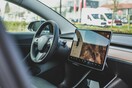Tesla: Εργαζόμενοι μοιράστηκαν σε chat room εικόνες από τις κάμερες σε οχήματα 