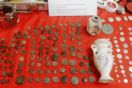 Θεσσαλονίκη: Επιχείρησε να στείλει αρχαία νομίσματα σε ελαιόλαδο και συνελήφθη