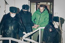 Αλεξέι Ναβάλνι: Πάσχει από μυστηριώδη ασθένεια - «Τον δηλητηριάζουν σιγά-σιγά» καταγγέλλει η ομάδα του