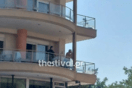 Θεσσαλονίκη: Άνδρας βγήκε με καραμπίνα στο μπαλκόνι του σπιτιού του