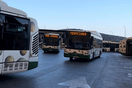 Φωτιά στη Φυλή: Απομάκρυνση 161 λεωφορείων από το αμαξοστάσιο των Άνω Λιοσίων 