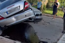 Τροχαίο ατύχημα στη Γλυφάδα: Αυτοκίνητο προσέκρουσε σε παρκαρισμένα αυτοκίνητα