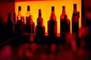 Πειραιάς: Νεκρός 18χρονος μετά από κατανάλωση αλκοόλ σε μπαρ