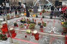 Τέμπη: Συγκίνηση στην πλατεία του ΟΣΕ στη Λάρισα- Μνημείο για τα 57 θύματα