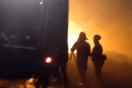 Μαίνεται η φωτιά στα Χανιά- Οι φλόγες έφτασαν κοντά σε οικισμό