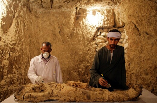 Αίγυπτος: Αρχαιολόγοι ανακάλυψαν μούμια σε ανεξερεύνητο τάφο στο Λούξορ