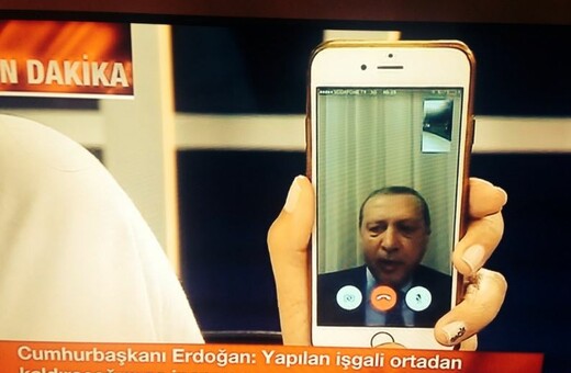 Διάγγελμα Ερντογάν μέσω Facetime - Καλεί τους Τούρκους να βγουν στους δρόμους