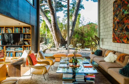 Το σπίτι ενός αρχιτέκτονα στην Καλιφόρνια αντλεί έμπνευση από όλο τον κόσμο