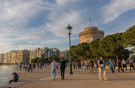 Κορωνοϊός: Σύσκεψη για την αύξηση τάση κρουσμάτων στη Θεσσαλονίκη - Στα 33 έτη ο μέσος όρος ηλικίας