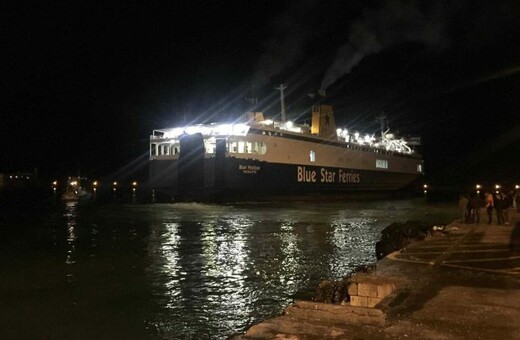 «Μάχες» στο λιμάνι Ηρακλείου - Αγρότες πολιορκούν πλοίο και έβαλαν φωτιά σε γραφείο