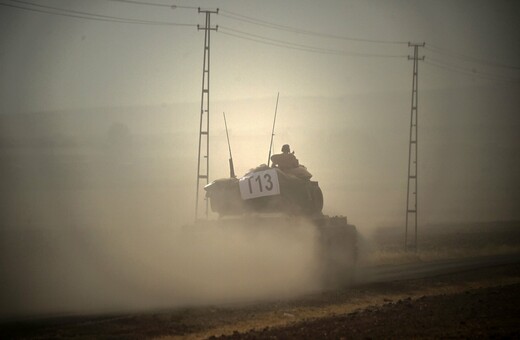 H Toυρκία εισβάλλει με άρματα στη Συρία - Oι πρώτες φωτογραφίες από την στρατιωτική επιχείρηση