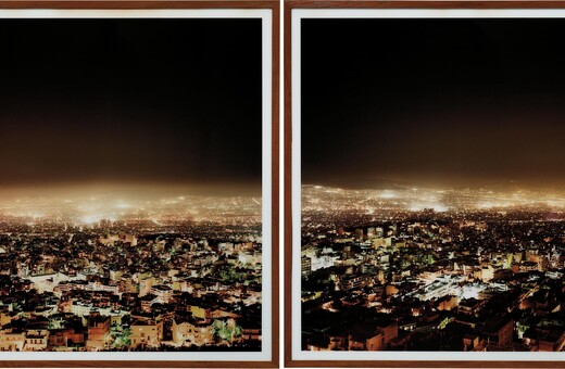 Mια εντυπωσιακή φωτογραφία της νυχτερινής Αθήνας στη λίστα με τις 10 ακριβότερες της χρονιάς
