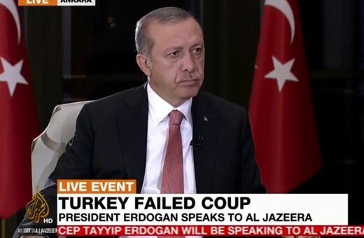 Ο Ερντογάν δήλωσε ότι ίσως ξένες χώρες εμπλέκονται στo πραξικόπημα και απάντησε σκληρά στη Γαλλία