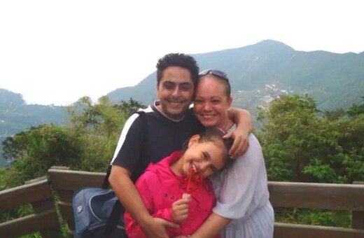Ακόμα και τώρα ο Γιάννης Κουζηνός και η οικογένειά του προσπαθούν να 'δραπετεύσουν' απ' τη Βενεζουέλα