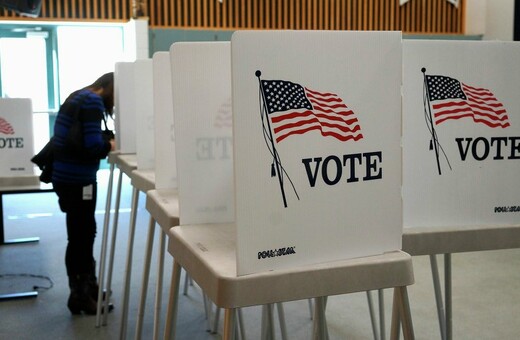 Οι Αμερικανοί ήδη ψηφίζουν και κάποιος προηγείται δύο εβδομάδες πριν τις εκλογές