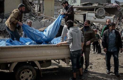 Εκατόμβη νεκρών από αεροπορικές επιθέσεις στη Μοσούλη