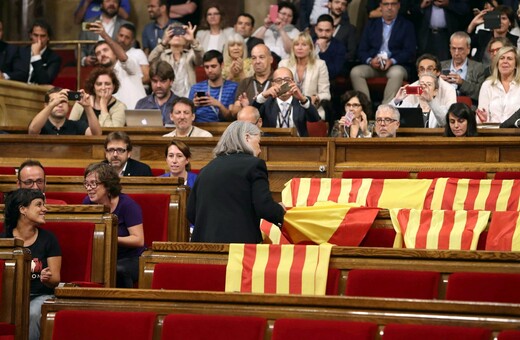 Καταλονία: Διώξεις ζητά ο εισαγγελέας για τους βουλευτές που είπαν "ναι" στο δημοψήφισμα