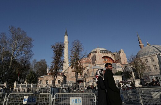 Στην αντεπίθεση περνά η Τουρκία για την Αγία Σοφία - Η Ελλάδα να σέβεται όλες τις θρησκείες