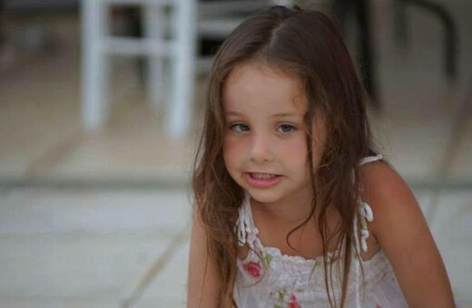 Συγκάλυψη στην υπόθεση της 4χρονης Μελίνας που πέθανε σε επέμβαση ρουτίνας καταγγέλλει ο πατέρας