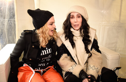 Η Cher μιλάει για τη διαμάχη της με τη Madonna- «Κακομαθημένο παλιόπαιδο»