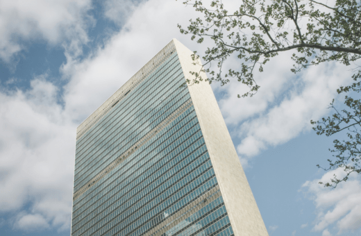 ΟΗΕ: Οι ανισότητες κάνουν τον κόσμο να μοιάζει με «χάρτινο πύργο»