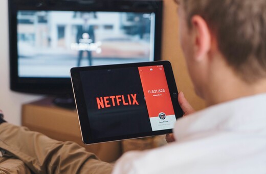Netflix: Καταστολή της κοινής χρήσης κωδικών πρόσβασης: Τα κέρδη εκτοξεύονται στα ύψη μετά την καταστολή της κοινής χρήσης κωδικών πρόσβασης
