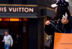 Η Louis Vuitton εξαγόρασε τα διάσημα κοσμηματοπωλεία Tiffany & Co