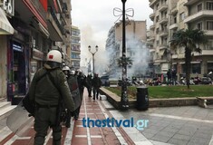 Χημικά και επεισόδια στο κέντρο της Θεσσαλονίκης - Φωτιά σε κτίριο υπό κατάληψη